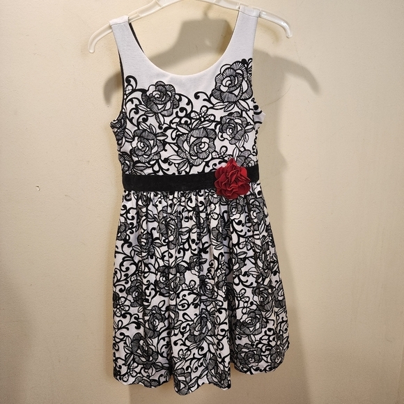 Emely West White and Black Hollidays Girls Velvet Floral detail size Girls 16 - Picture 9 of 13